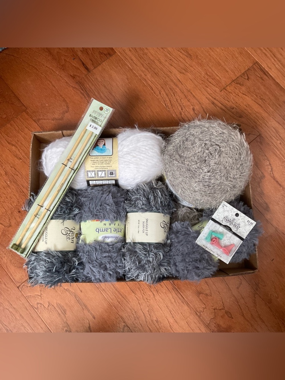 Knitting Lot Gray Silver Fox Caron Yarn Needles Furry White Bee Herrschners Tips